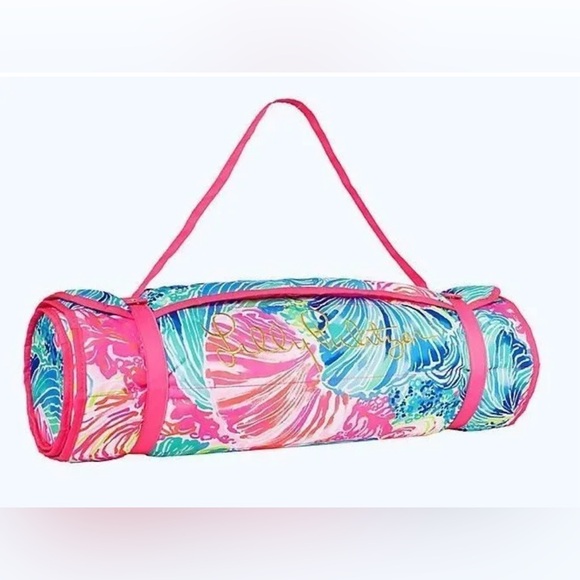 New Lilly Pulitzer Beach Mat Roll Up Pillow Beach Please Pink Blue Yoga - Picture 1 of 5